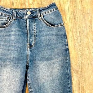 Forever 21 Westwood High Waist Mom Jeans